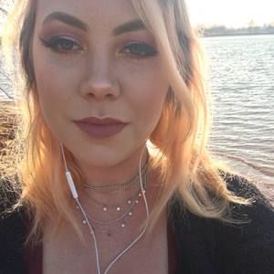 Meet your Posher, Holly